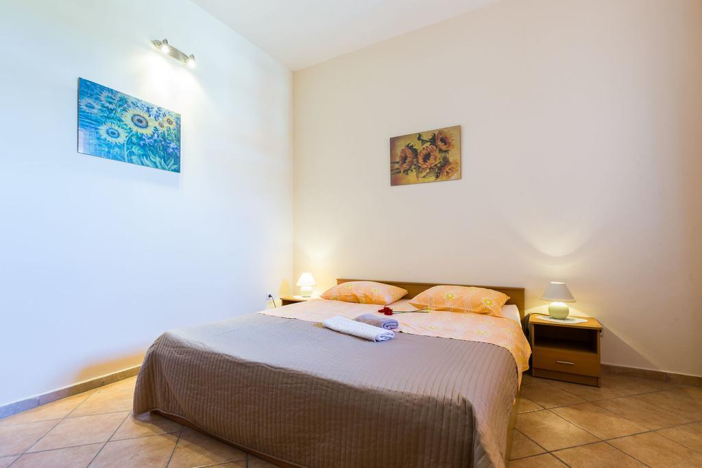 Apartments Angelina Sukošan Buitenkant foto